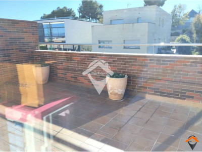 CASA DE ENSUEÑO CON PISCINA Y GRANDES ESPACIOS EN SANT QUIRZE DEL VALLES