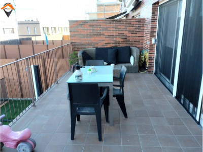 CASA DE ENSUEÑO CON PISCINA Y GRANDES ESPACIOS EN SANT QUIRZE DEL VALLÉS