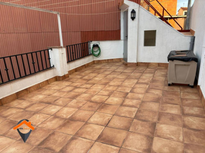 CASA EN PLANTA BAJA CANTONERA CON PATIO Y TERRAZA!!!