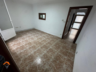 CASA EN PLANTA BAJA CON PATIO Y JUNTO PARC DEL NORD