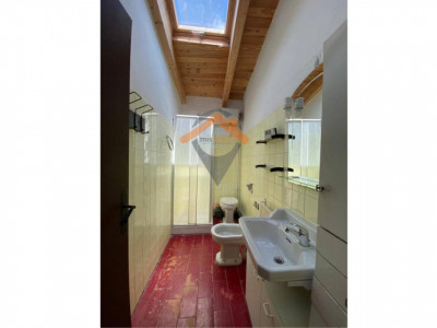CASA ESQUINERA CON PATIO EN PLENO CENTRO DE SANT FELIU DEL RACÓ!!