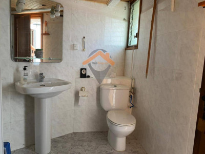 CASA ESQUINERA CON PATIO EN PLENO CENTRO DE SANT FELIU DEL RACÓ!!