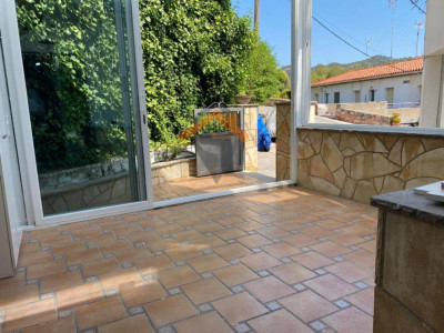 CASA ESQUINERA CON PATIO EN PLENO CENTRO DE SANT FELIU DEL RACÓ!!