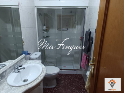 CASA PARA DOS FAMILIAS JUNTO AL PARC NORD!!!!