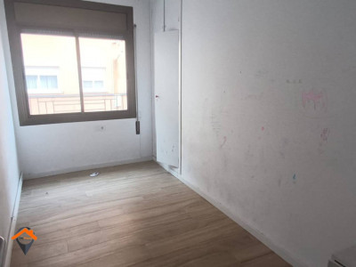 CASA PARA DOS FAMILIAS JUNTO AL PARC NORD!!!!