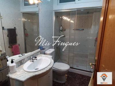 CASA PARA DOS FAMILIAS JUNTO AL PARC NORD!!!!