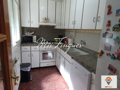 CASA PARA DOS FAMILIAS JUNTO AL PARC NORD!!!!