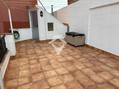 CASA PLANTA BAJA CANTONERA CON PATIO Y TERRAZA