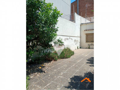 CASA PLANTA BAJA CON PATIO Y TERRAZA EIXAMPLE-SABADELL