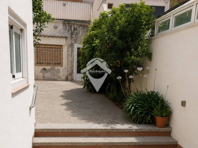 CASA PLANTA BAJA CON PATIO Y TERRAZA EIXAMPLE-SABADELL