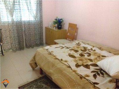 CASA UNIFAMILIAR CON GRAN PATIO, GARAJE DOBLE Y BUHARDILLA JUNTO A PLAZA ESPAÑA!! 