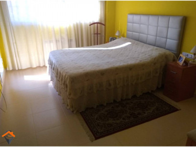 CASA UNIFAMILIAR CON GRAN PATIO, GARAJE DOBLE Y BUHARDILLA JUNTO A PLAZA ESPAÑA!! 