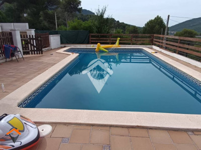 CHALET IDEAL 2 FAMILIAS CON PISCINA Y GARAJE PROPIO