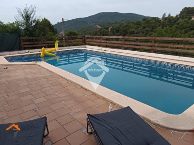 CHALET IDEAL 2 FAMILIAS CON PISCINA Y GARAJE PROPIO