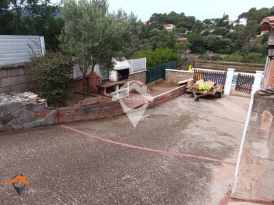 CHALET IDEAL 2 FAMILIAS CON PISCINA Y GARAJE PROPIO