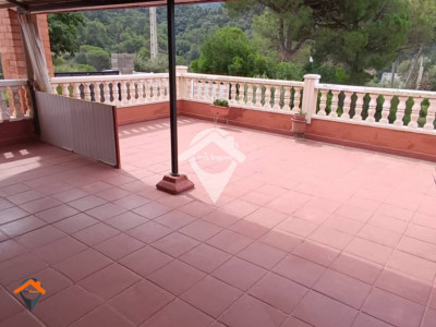 CHALET IDEAL 2 FAMILIAS CON PISCINA Y GARAJE PROPIO