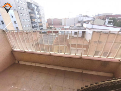 ¡DOS BALCONES Y UN COMEDOR SOLEADO EN CREU DE BARBERÀ!