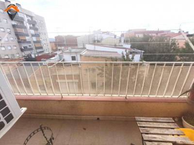 ¡DOS BALCONES Y UN COMEDOR SOLEADO EN CREU DE BARBERÀ!