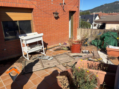 Dúplex en venta en Sentmenat con amplia terraza y patio con solo 1 vecino