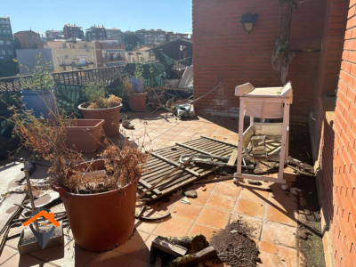 Dúplex en venta en Sentmenat con amplia terraza y patio con solo 1 vecino