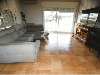 EN ALQUILER¡¡¡ FANTASTICA CASA AISLADA ZONA CENTRO SANT QUIRZE