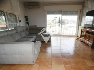 EN ALQUILER¡¡¡ FANTASTICA CASA AISLADA ZONA CENTRO SANT QUIRZE