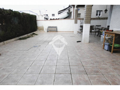 EN ALQUILER¡¡¡ FANTASTICA CASA AISLADA ZONA CENTRO SANT QUIRZE