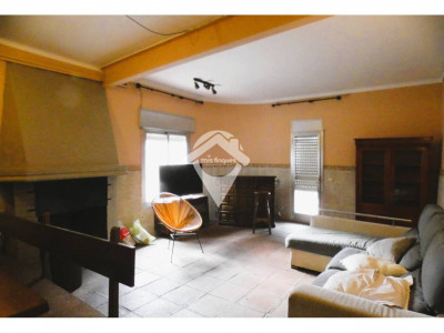 EN ALQUILER¡¡¡ FANTASTICA CASA AISLADA ZONA CENTRO SANT QUIRZE