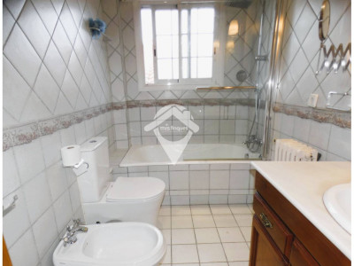 EN ALQUILER¡¡¡ FANTASTICA CASA AISLADA ZONA CENTRO SANT QUIRZE