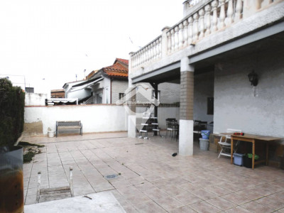 EN ALQUILER¡¡¡ FANTASTICA CASA AISLADA ZONA CENTRO SANT QUIRZE