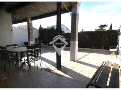 EN ALQUILER¡¡¡ FANTASTICA CASA AISLADA ZONA CENTRO SANT QUIRZE