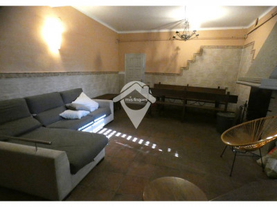 EN ALQUILER¡¡¡ FANTASTICA CASA AISLADA ZONA CENTRO SANT QUIRZE