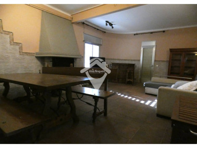 EN ALQUILER¡¡¡ FANTASTICA CASA AISLADA ZONA CENTRO SANT QUIRZE