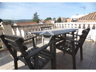 EN ALQUILER¡¡¡ FANTASTICA CASA AISLADA ZONA CENTRO SANT QUIRZE