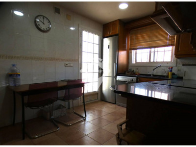 EN ALQUILER¡¡¡ FANTASTICA CASA AISLADA ZONA CENTRO SANT QUIRZE