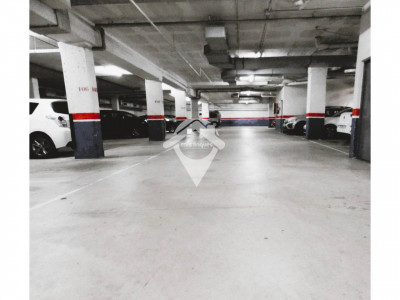EN ALQUILER¡¡¡ GRAN PISO PARKING DOBLE Y TRASTERO EIXAMPLE-SABADELL