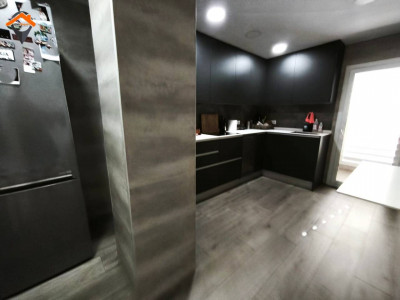 ESPECTACULAR PISO ESQUINERO Y TOTALMENTE EXTERIOR EN EIXAMPLE CON PARKING EN FINCA!!