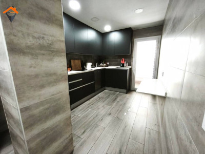 ESPECTACULAR PISO ESQUINERO Y TOTALMENTE EXTERIOR EN EIXAMPLE CON PARKING EN FINCA!!