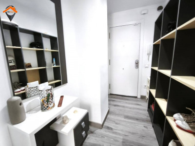 ESPECTACULAR PISO ESQUINERO Y TOTALMENTE EXTERIOR EN EIXAMPLE CON PARKING EN FINCA!!