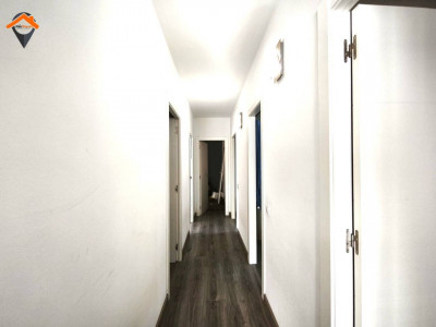 ESPECTACULAR PISO ESQUINERO Y TOTALMENTE EXTERIOR EN EIXAMPLE CON PARKING EN FINCA!!