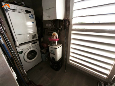 ESPECTACULAR PISO ESQUINERO Y TOTALMENTE EXTERIOR EN EIXAMPLE CON PARKING EN FINCA!!