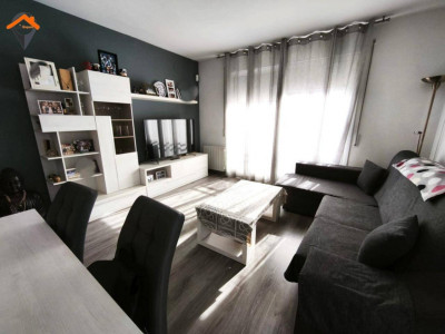 ESPECTACULAR PISO ESQUINERO Y TOTALMENTE EXTERIOR EN EIXAMPLE CON PARKING EN FINCA!!