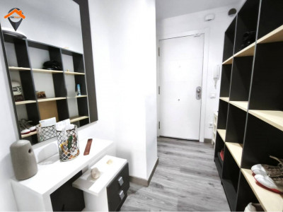 ESPECTACULAR PISO ESQUINERO Y TOTALMENTE EXTERIOR EN EIXAMPLE CON PARKING EN FINCA!!