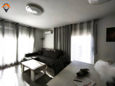 ESPECTACULAR PISO ESQUINERO Y TOTALMENTE EXTERIOR EN EIXAMPLE CON PARKING EN FINCA!!