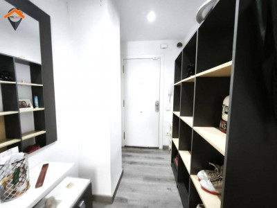 ESPECTACULAR PISO ESQUINERO Y TOTALMENTE EXTERIOR EN EIXAMPLE CON PARKING EN FINCA!!