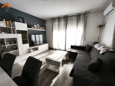 ESPECTACULAR PISO ESQUINERO Y TOTALMENTE EXTERIOR EN EIXAMPLE CON PARKING EN FINCA!!