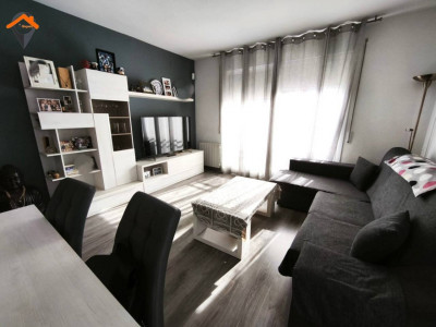 ESPECTACULAR PISO ESQUINERO Y TOTALMENTE EXTERIOR EN EIXAMPLE CON PARKING EN FINCA!!