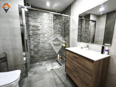 ESPECTACULAR PISO EXTERIOR, ESQUINERO CON PARKING EN EIXAMPLE