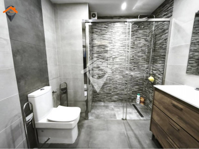 ESPECTACULAR PISO EXTERIOR, ESQUINERO CON PARKING EN EIXAMPLE