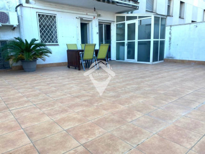 ESPECTACULAR VIVIENDA CON PATIO 60 M2 HOSTAFRANCS-SABADELL